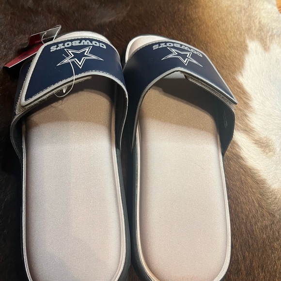 Dallas Cowboy Blue and White Cushioned Sandals for Casual Comfort - Picture 3 of 8